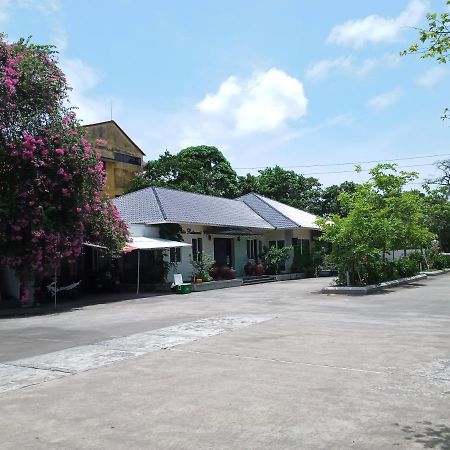 Nha Khach Hai Quan Дошон Экстерьер фото